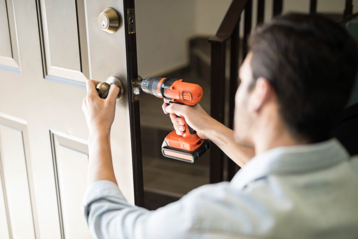 5 Signs You Need to Hire a Home Repair Service